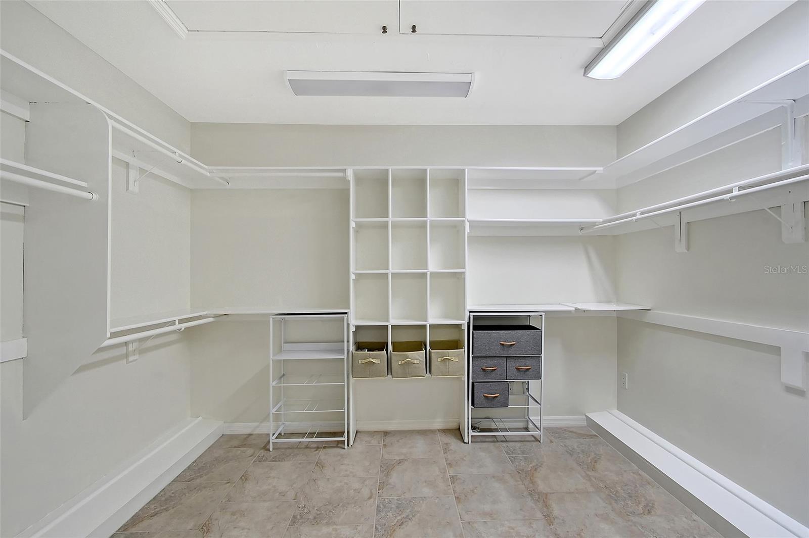 COUNTRY CLUB OF SARASOTA THE - Residential