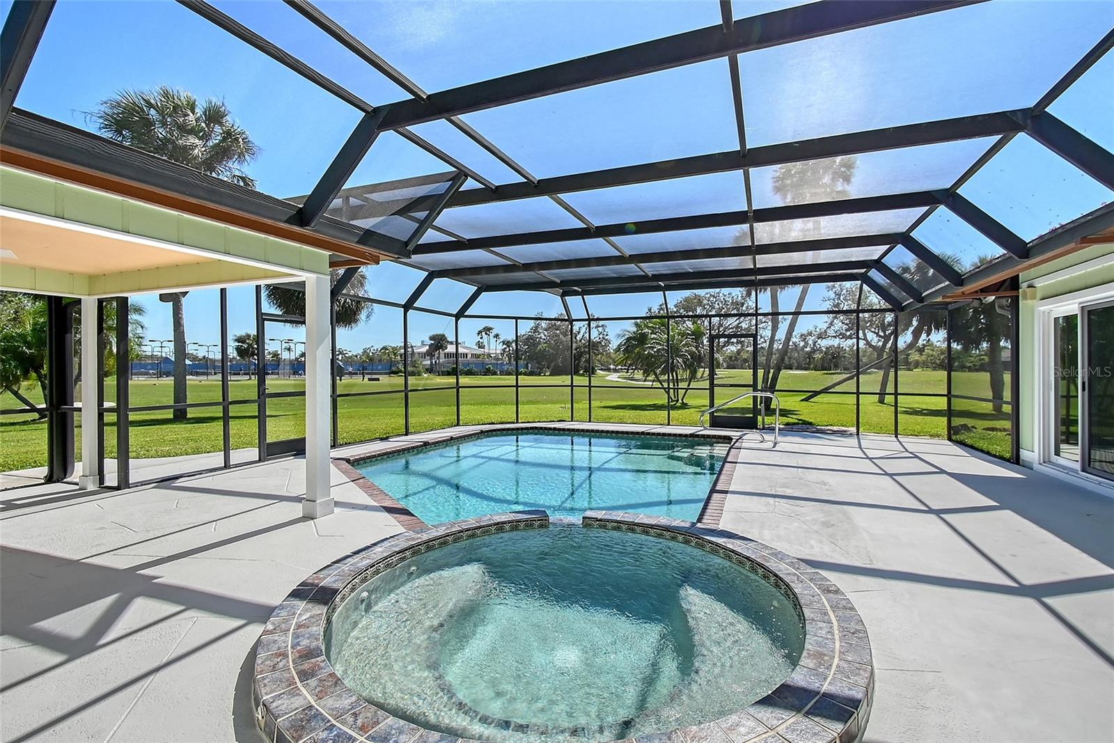 COUNTRY CLUB OF SARASOTA THE - Residential