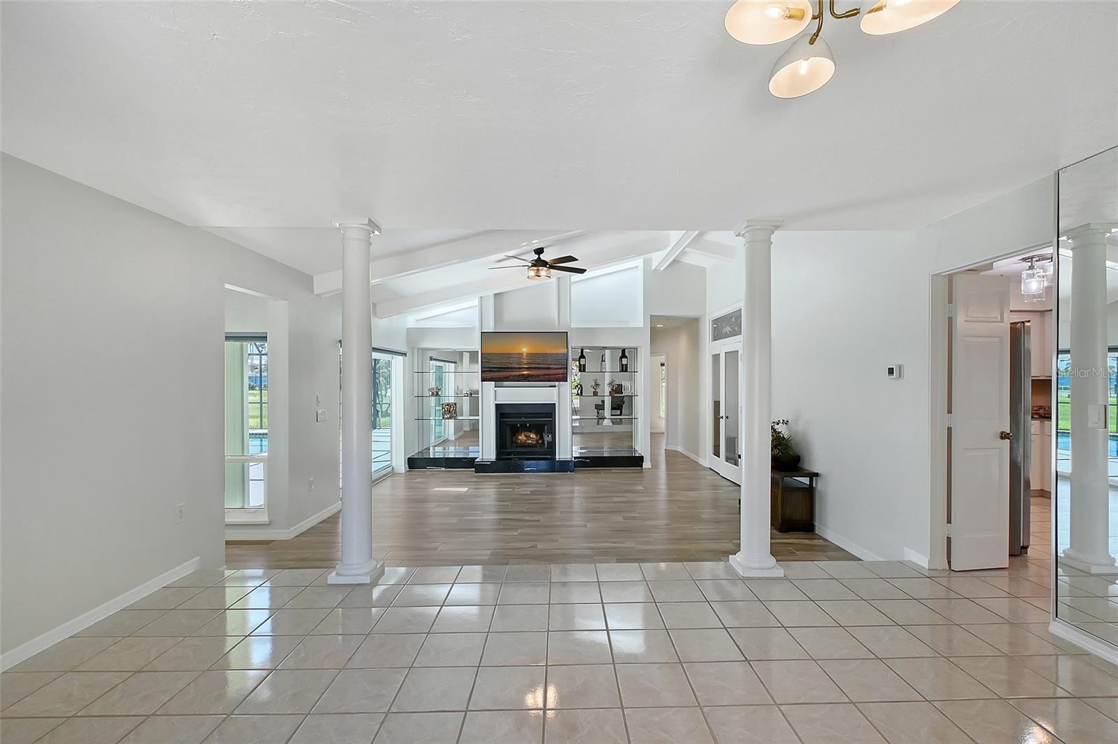 COUNTRY CLUB OF SARASOTA THE - Residential