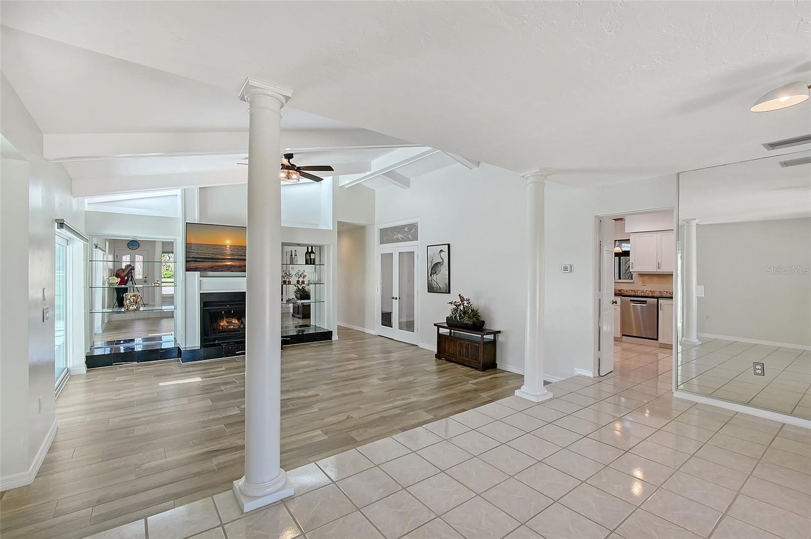 COUNTRY CLUB OF SARASOTA THE - Residential