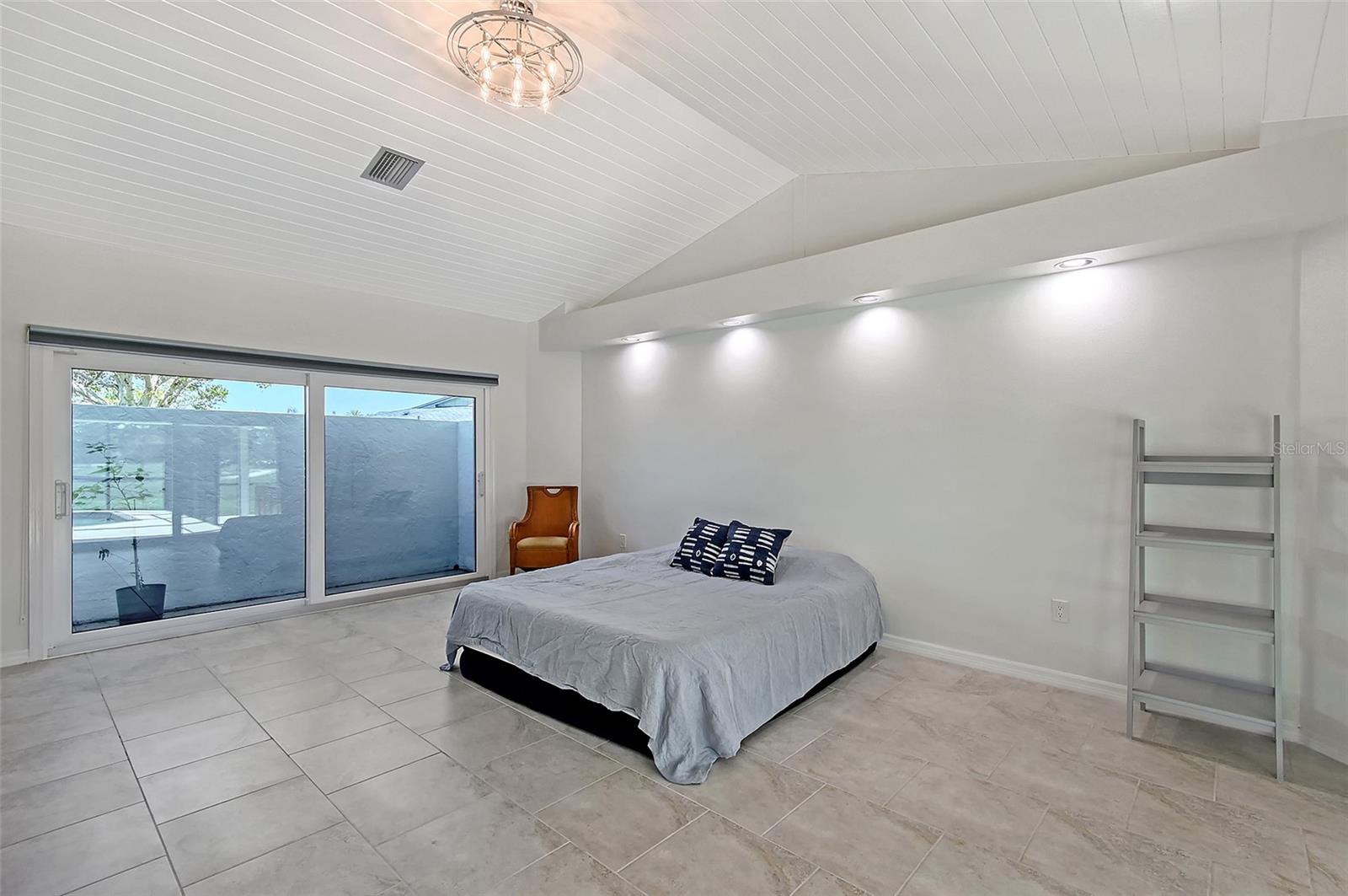 COUNTRY CLUB OF SARASOTA THE - Residential