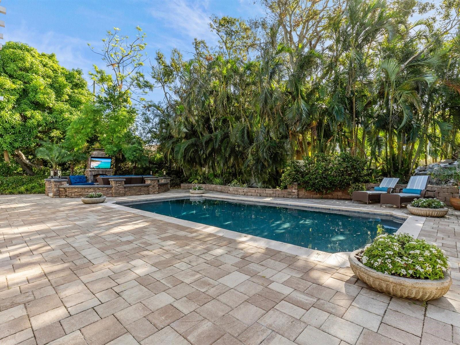 BELLEAIR ESTATES - Residential