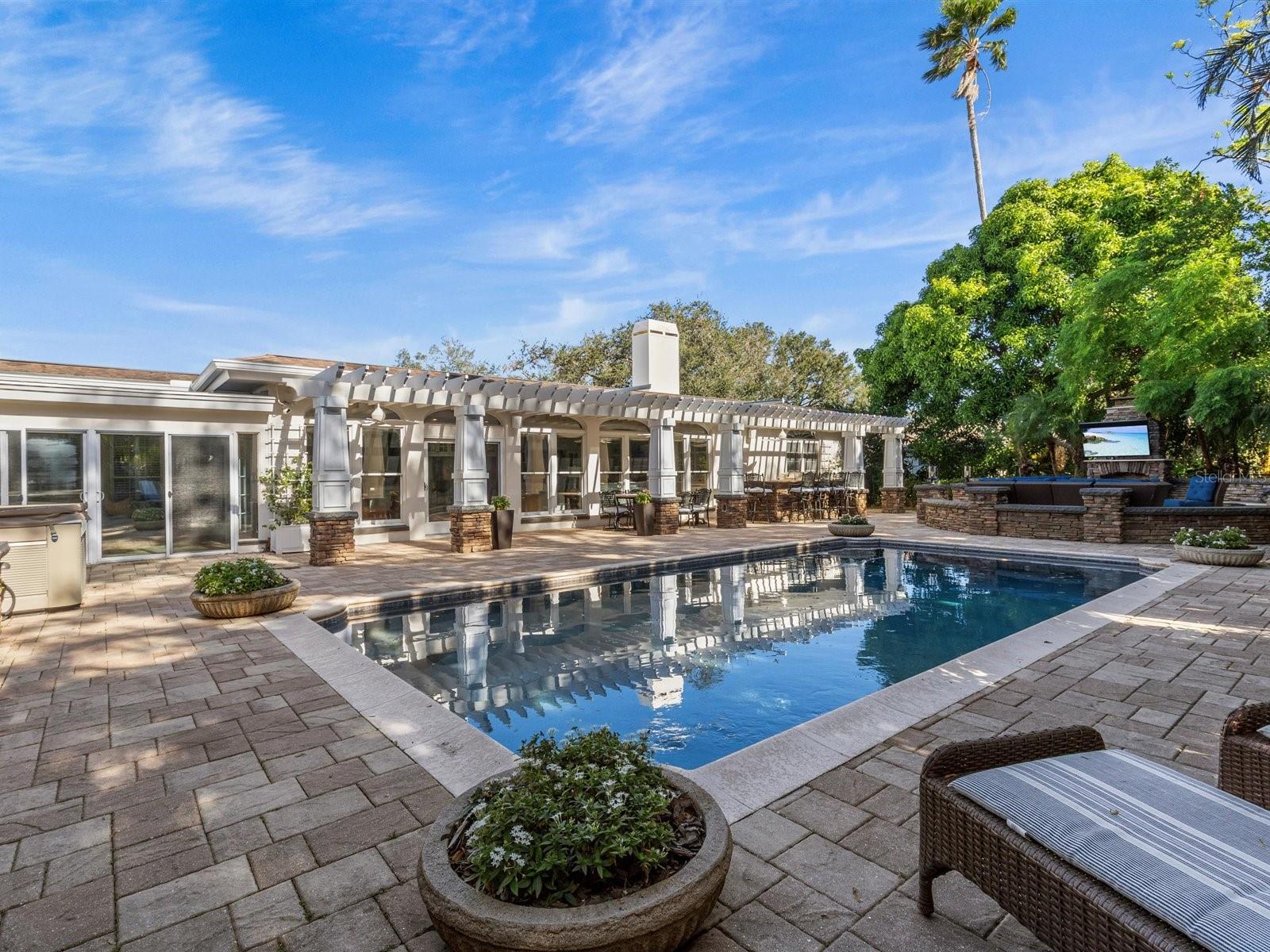 BELLEAIR ESTATES - Residential