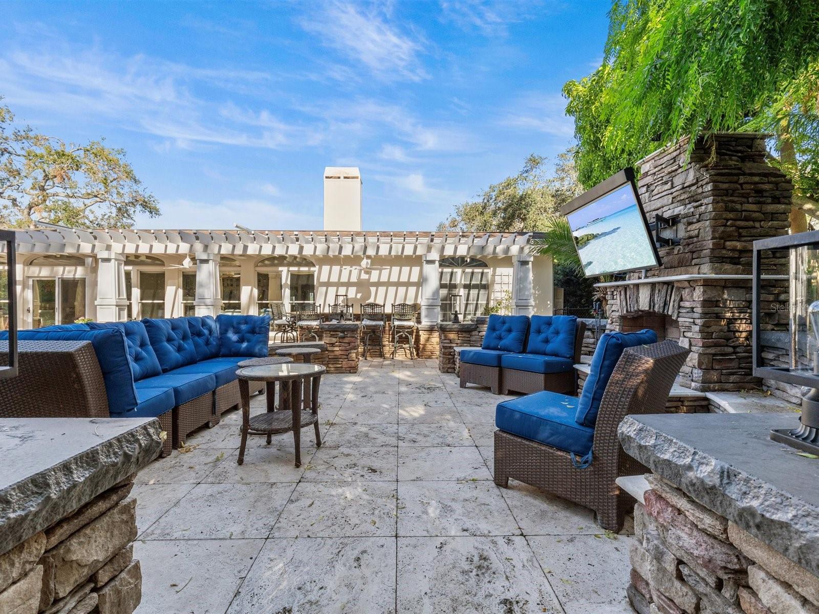 BELLEAIR ESTATES - Residential