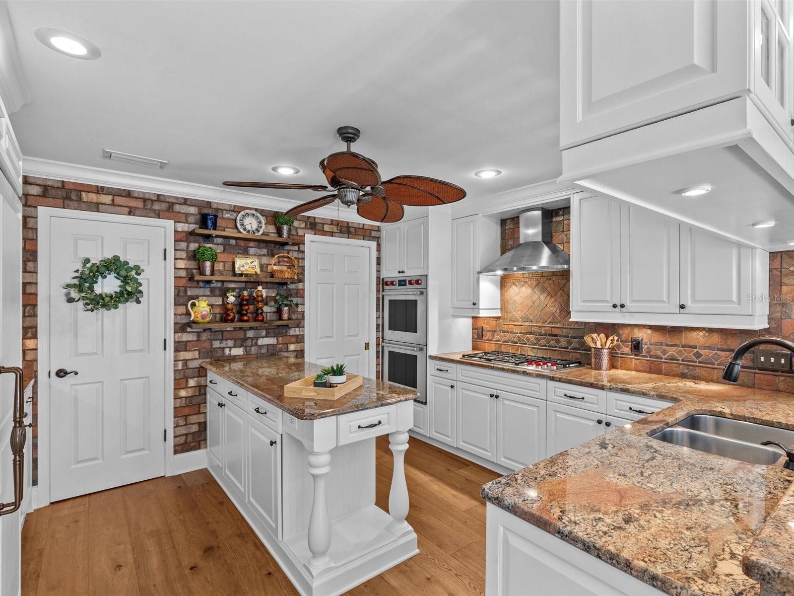 BELLEAIR ESTATES - Residential