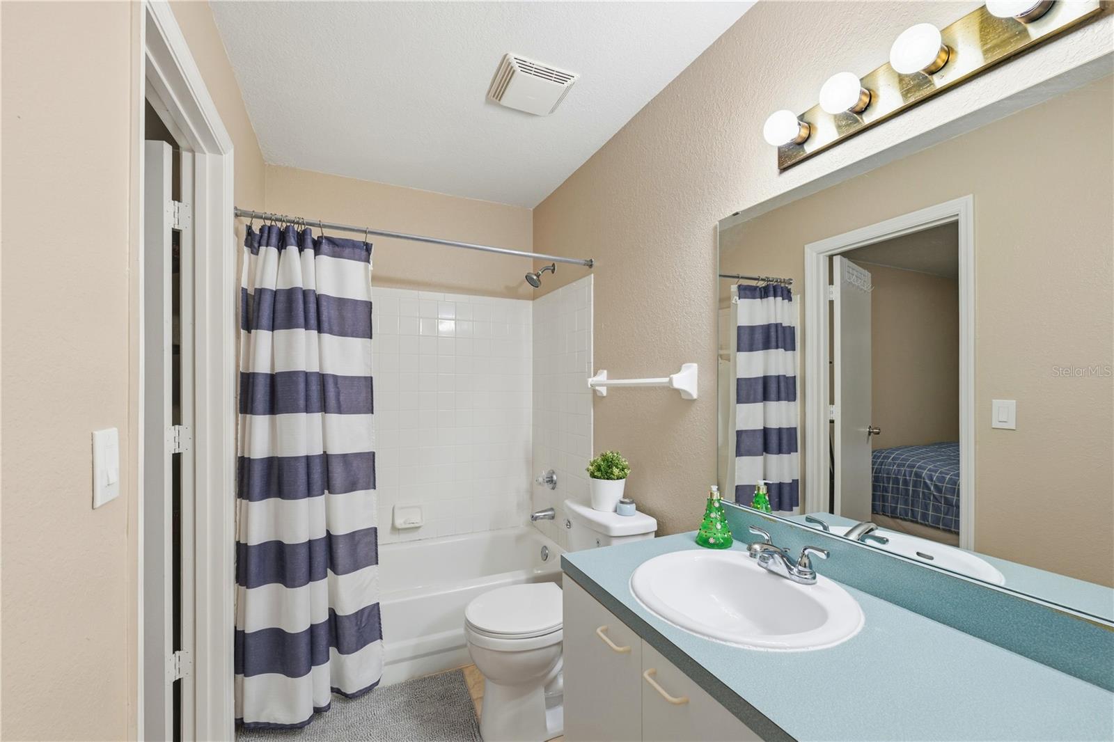 COLUMBIA ARMS CONDO - Residential