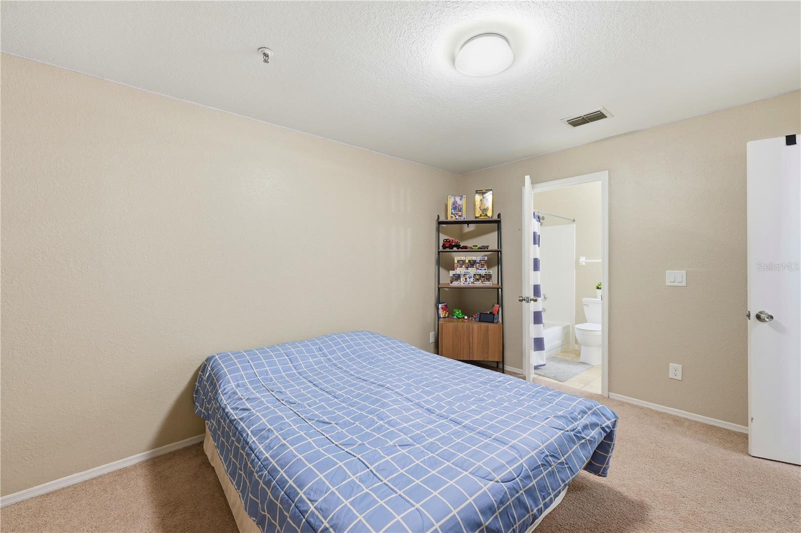 COLUMBIA ARMS CONDO - Residential