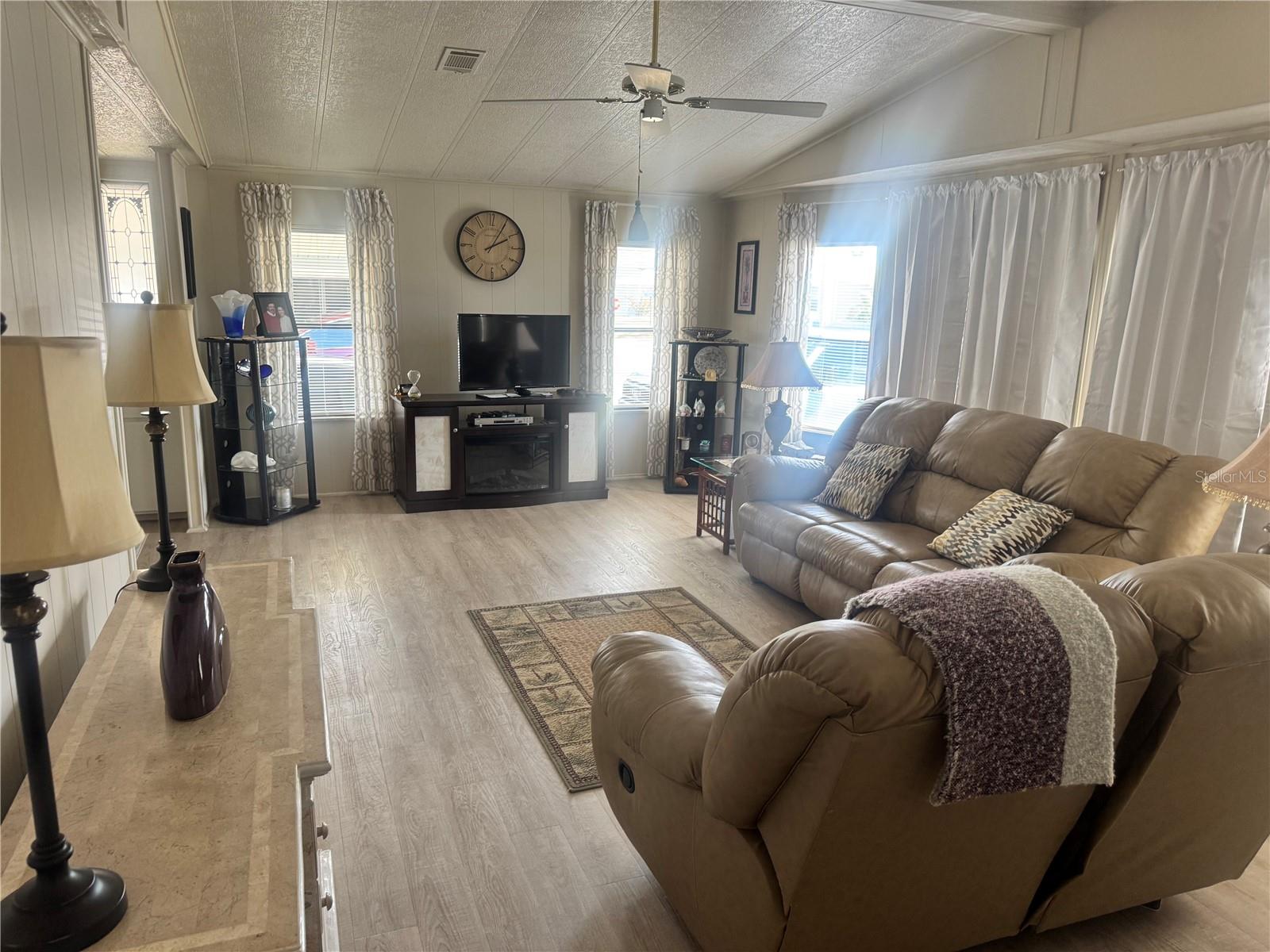 HARBOR ISLES III - Residential