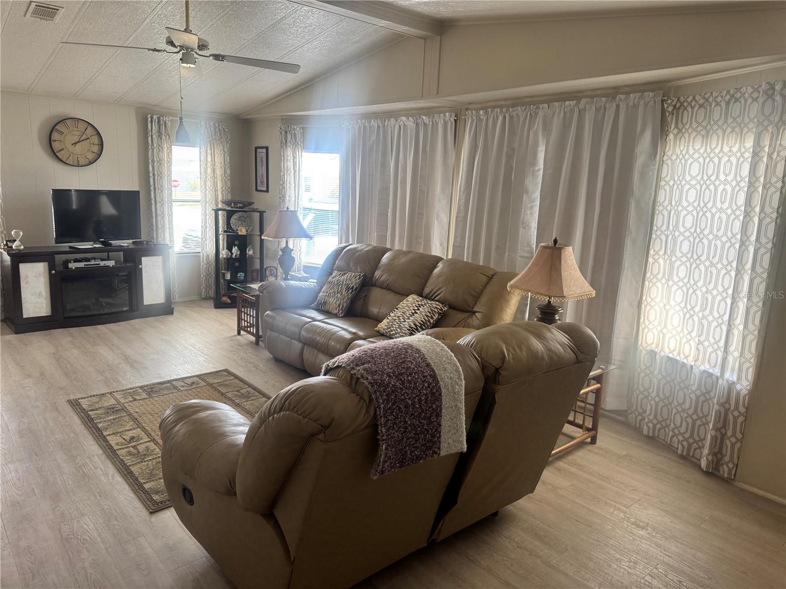 HARBOR ISLES III - Residential