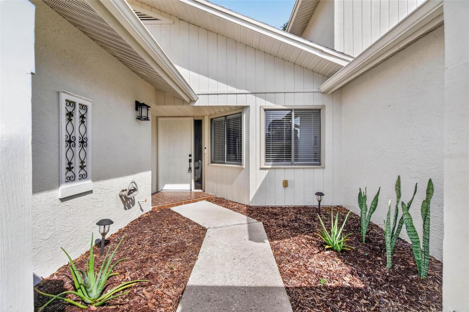 456 LAKEVIEW DRIVE 5
