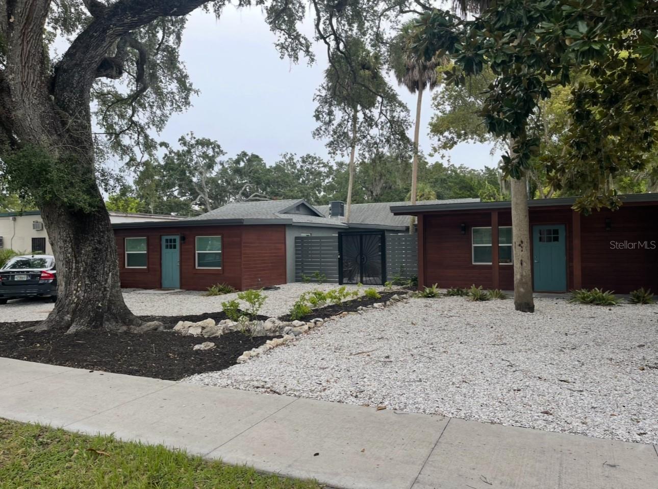 Single Family Home, includes garbage. Does not include electric or water. 2 Bedroom, 1 Bath. Close to downtown Restaurants and golf cart friendly area. There are two units available - Unit A & B.