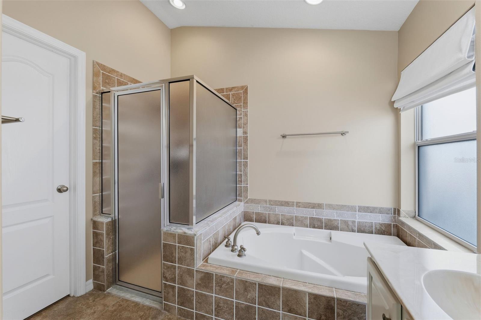 IVY LAKE ESTATES - Residential