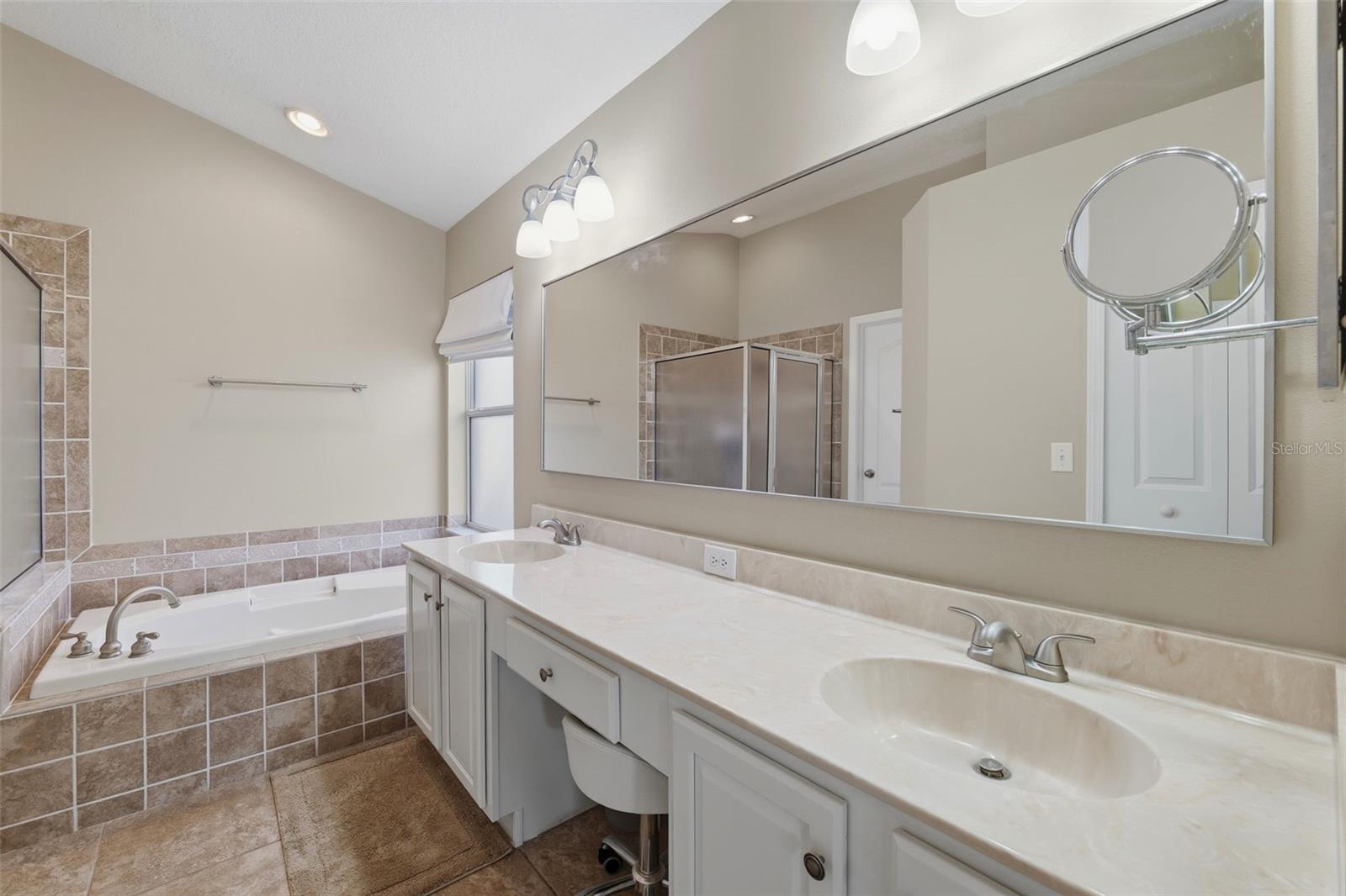 IVY LAKE ESTATES - Residential