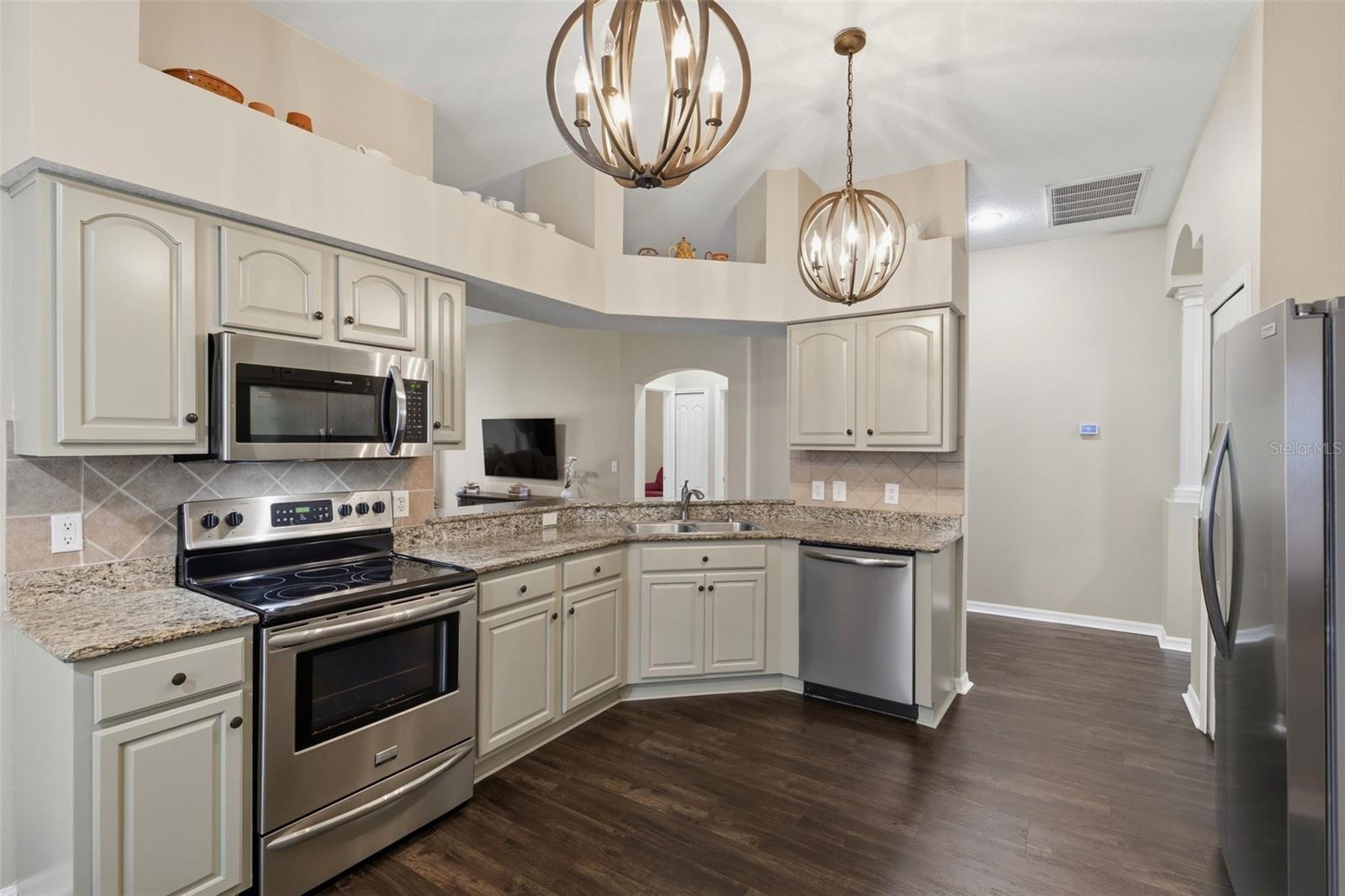 IVY LAKE ESTATES - Residential