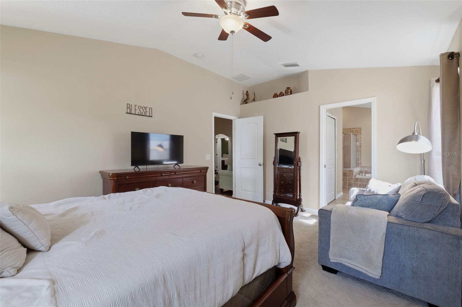 IVY LAKE ESTATES - Residential