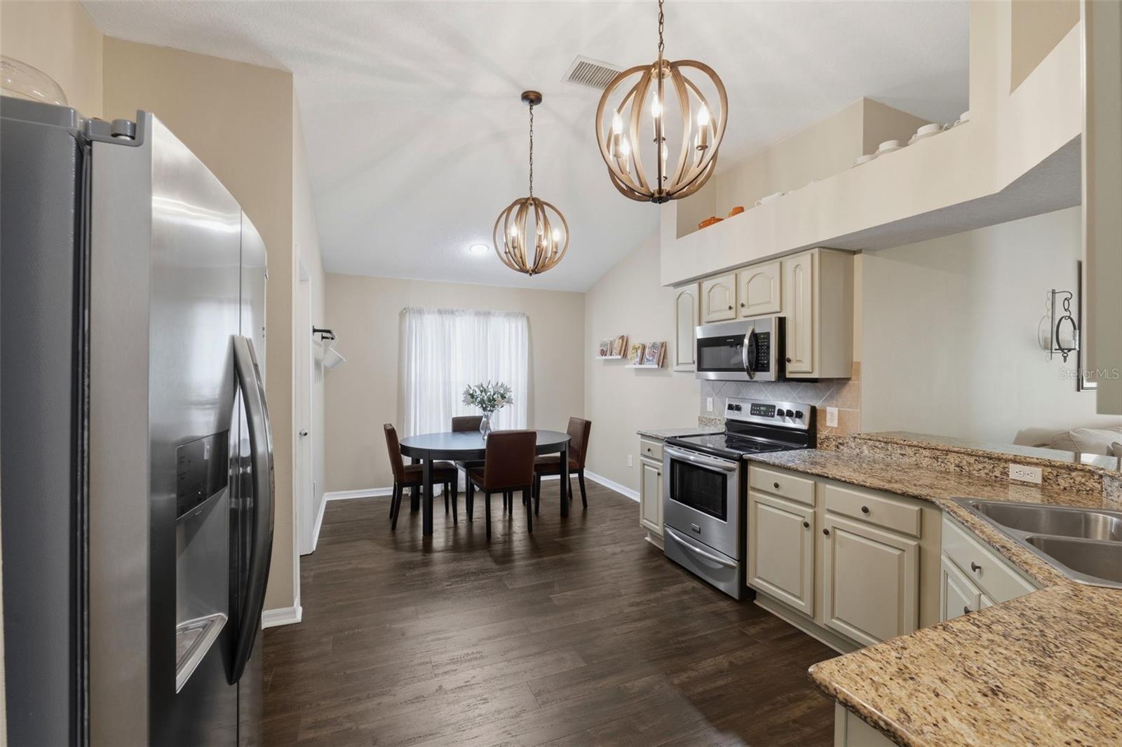 IVY LAKE ESTATES - Residential