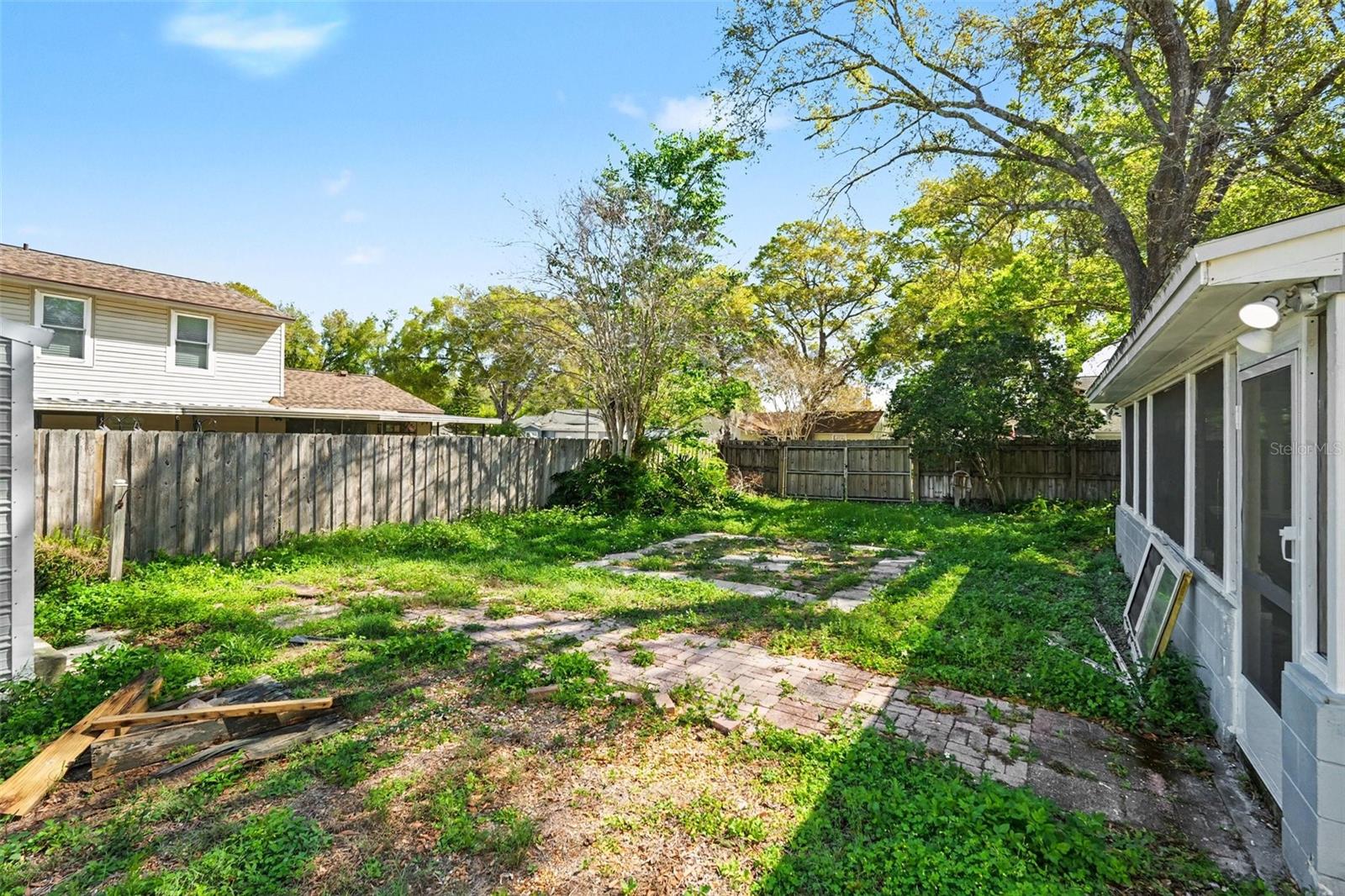 WILLOW POND - Residential