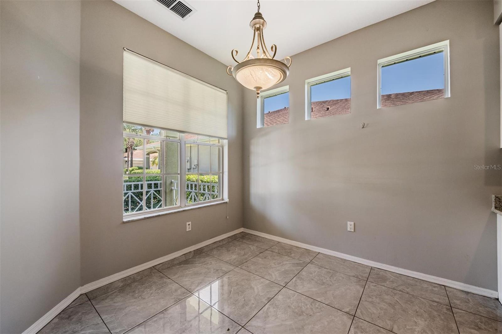 ASTON VILLAS - Residential