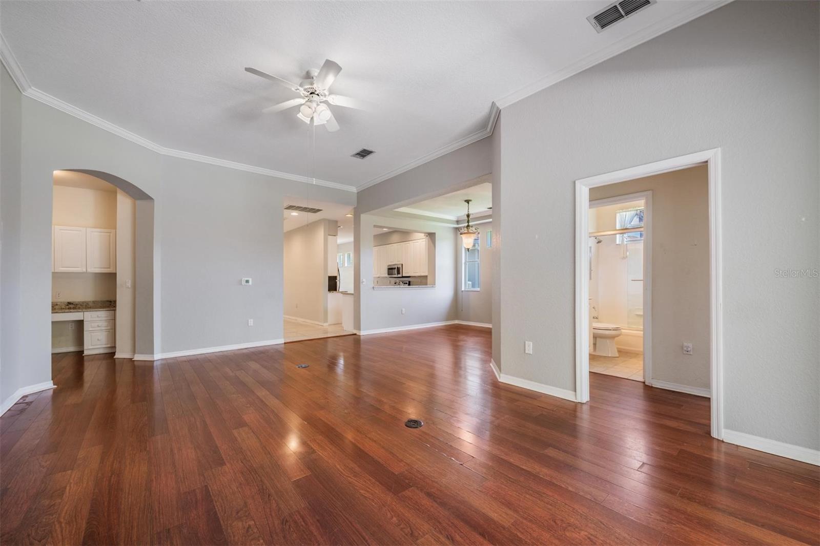 ASTON VILLAS - Residential