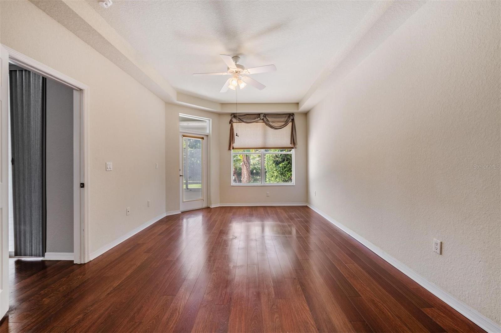 ASTON VILLAS - Residential