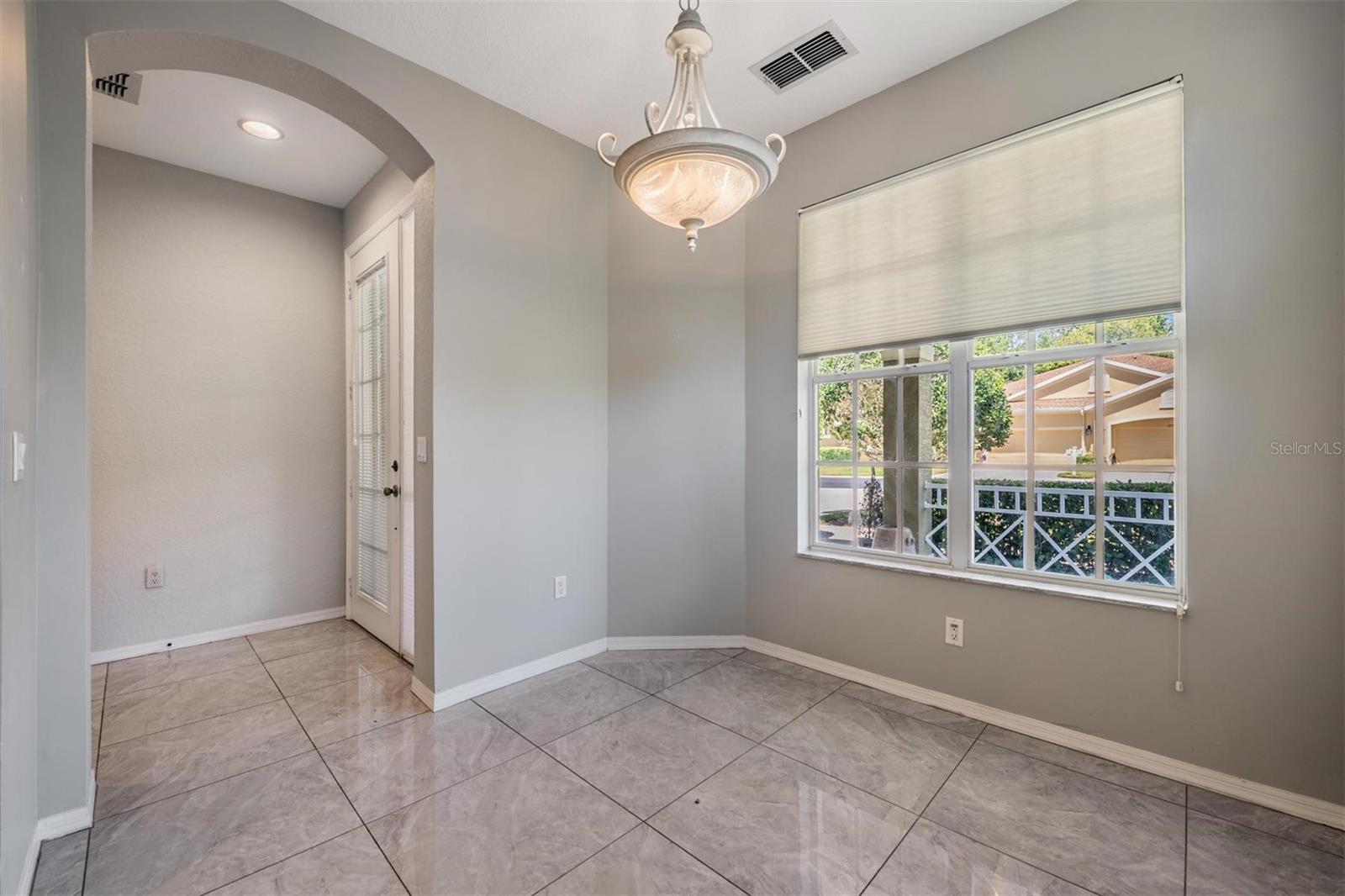 ASTON VILLAS - Residential