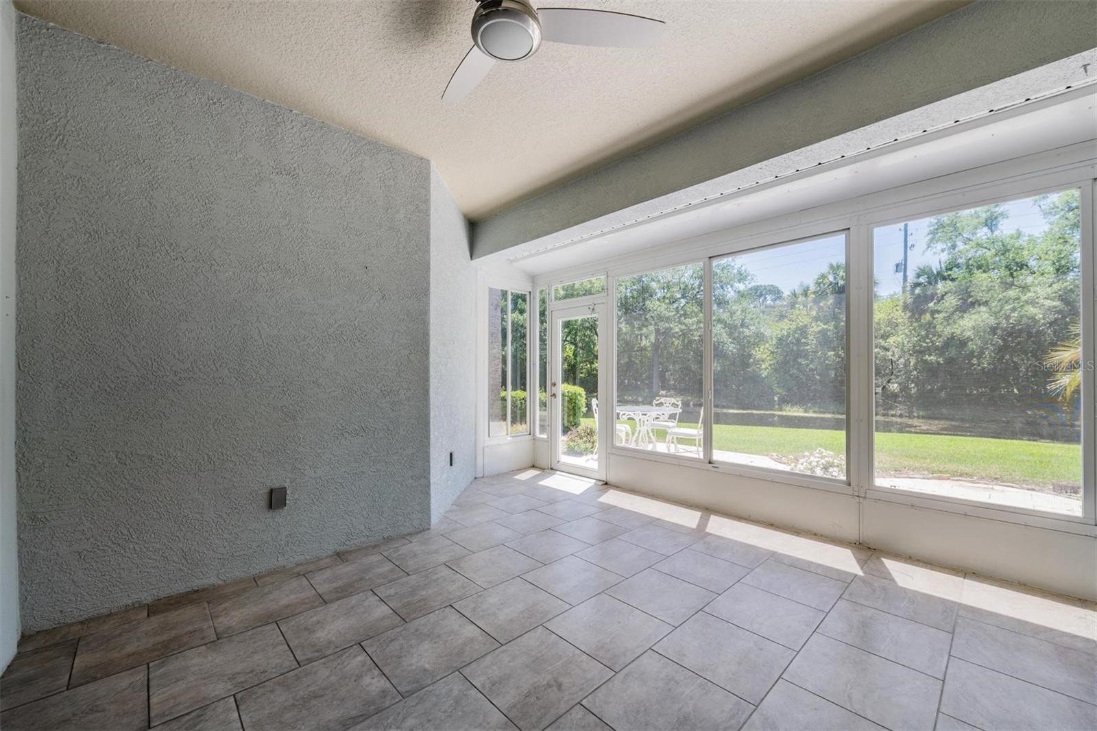 ASTON VILLAS - Residential