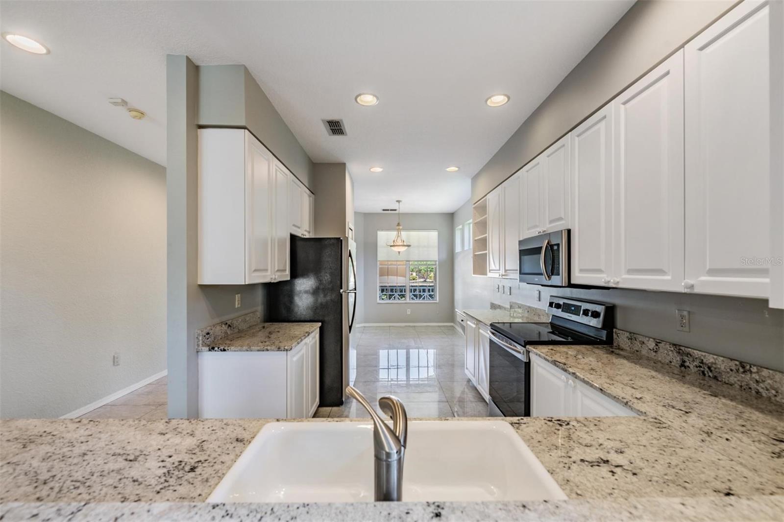 ASTON VILLAS - Residential