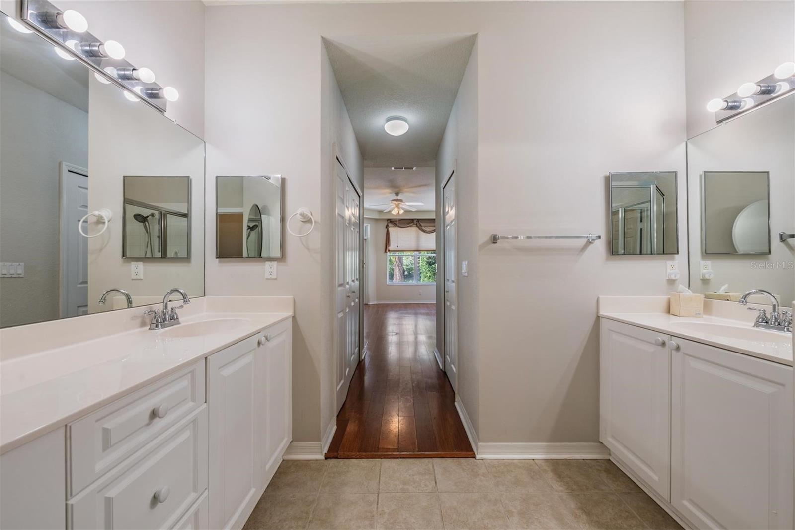 ASTON VILLAS - Residential