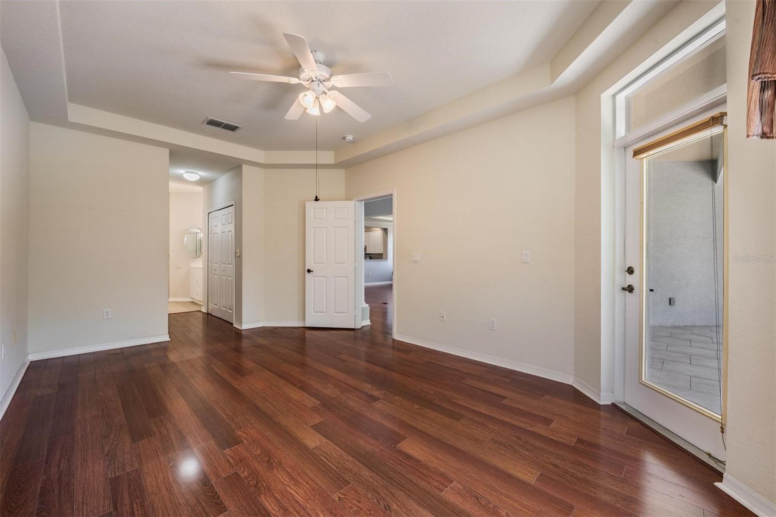 ASTON VILLAS - Residential