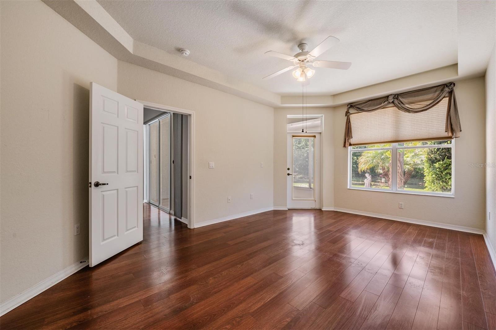 ASTON VILLAS - Residential