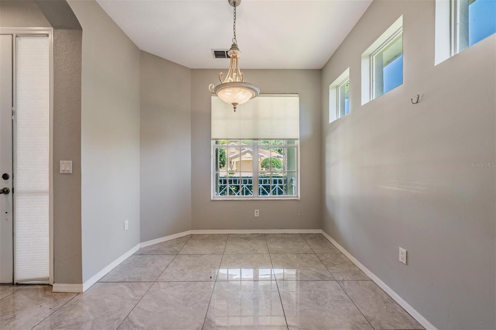 ASTON VILLAS - Residential