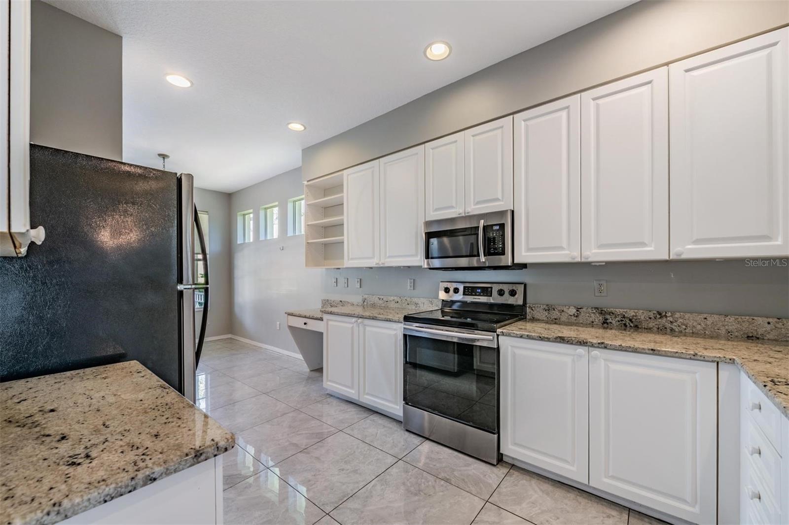 ASTON VILLAS - Residential