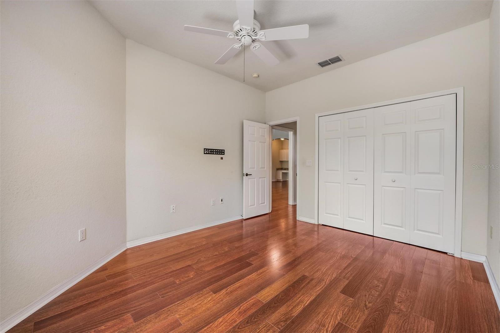 ASTON VILLAS - Residential