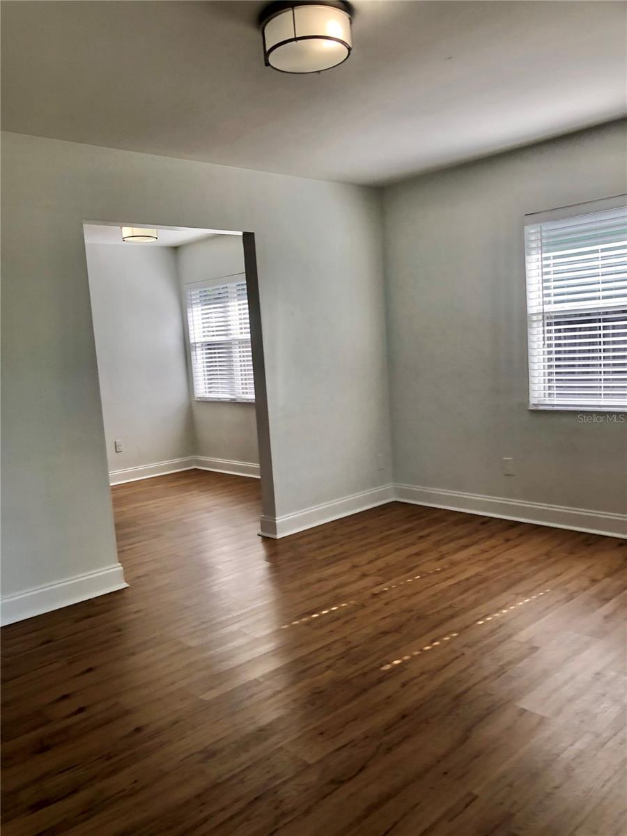 LAWNDALE - Residential Lease