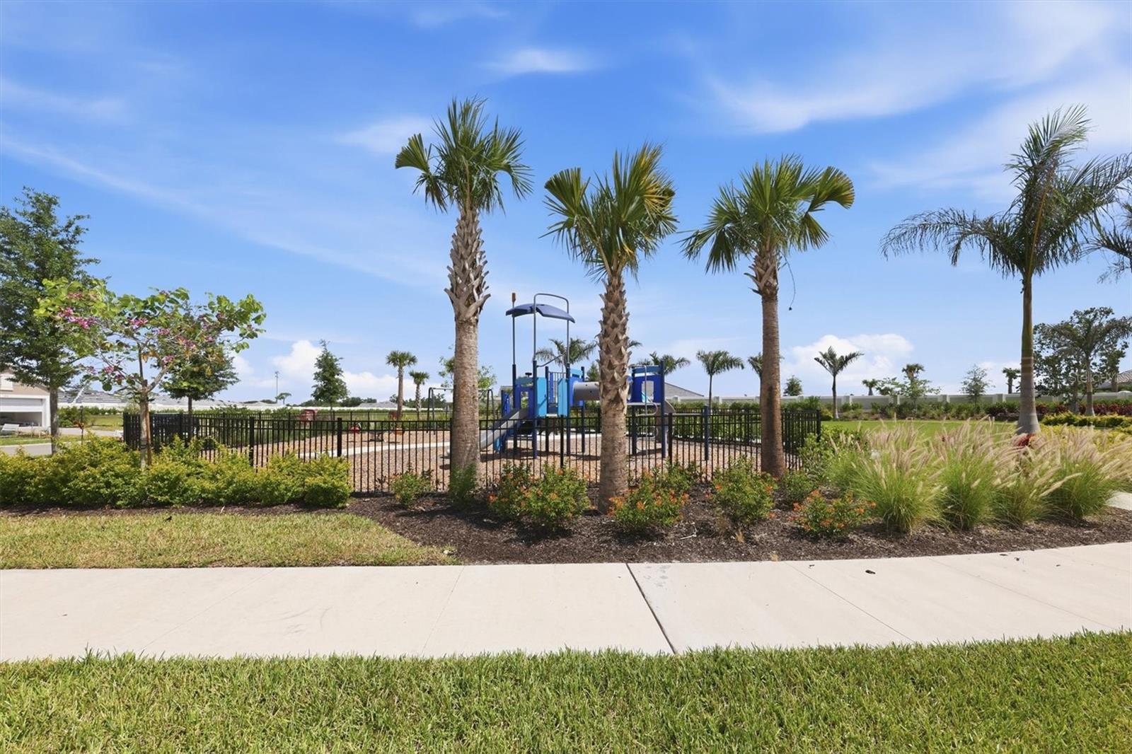 AZARIO ESPLANADE PH V - Residential