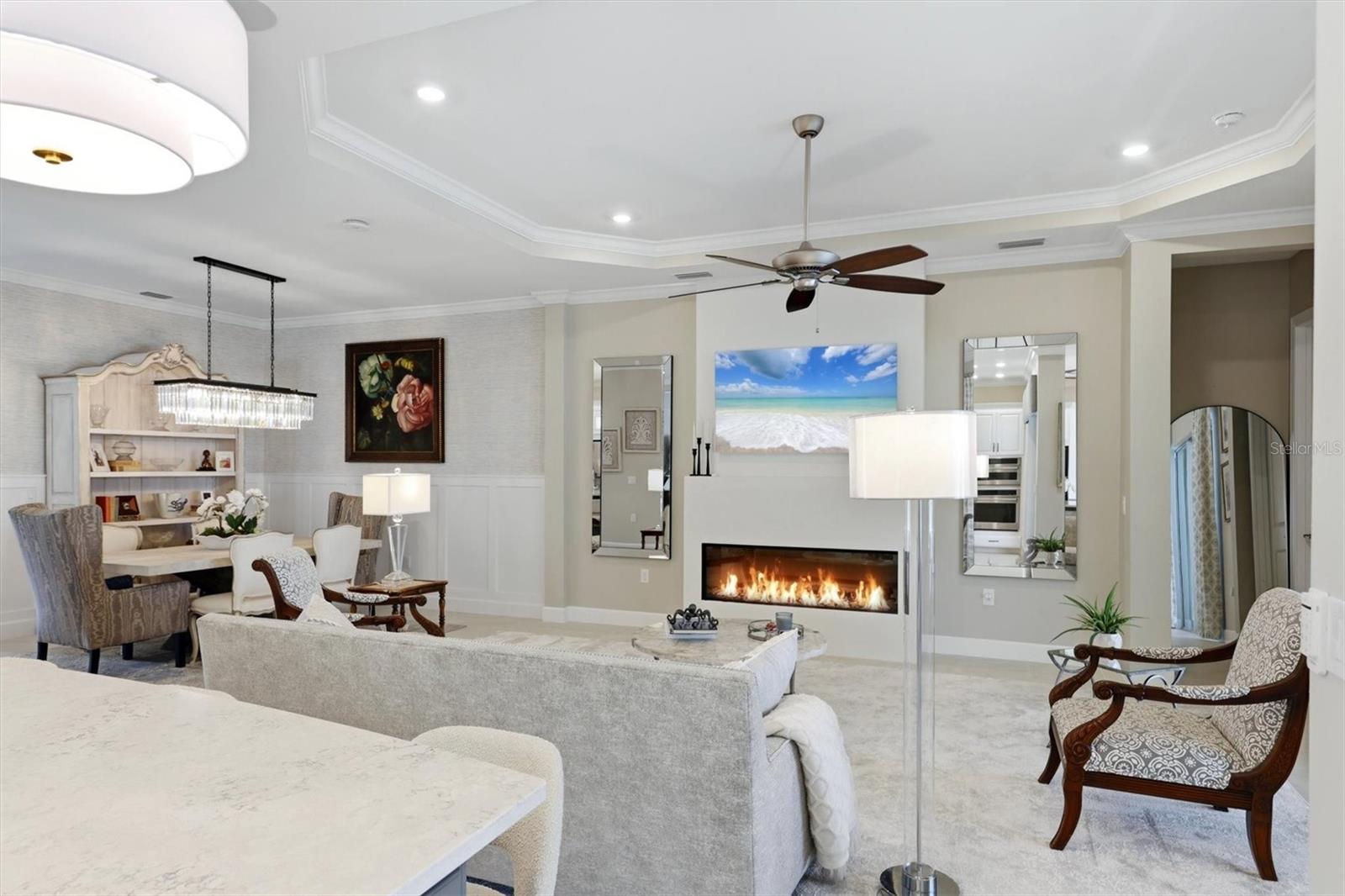 AZARIO ESPLANADE PH V - Residential