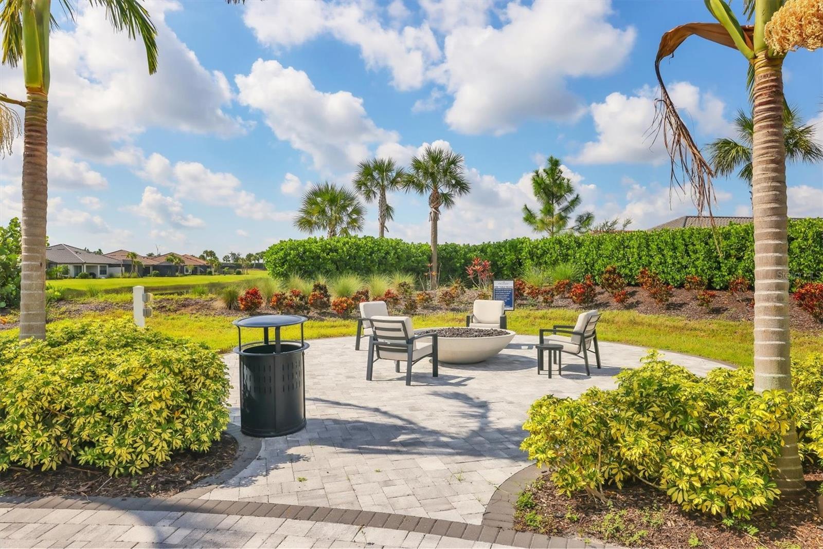 AZARIO ESPLANADE PH V - Residential