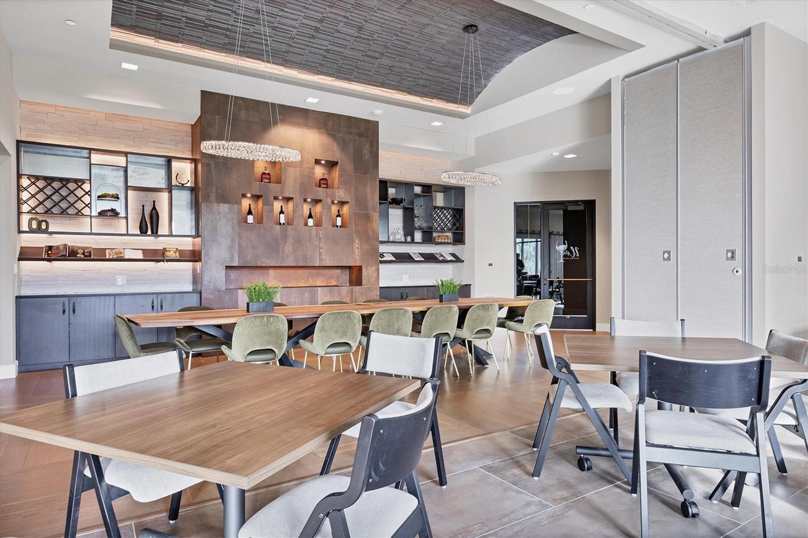 AZARIO ESPLANADE PH V - Residential
