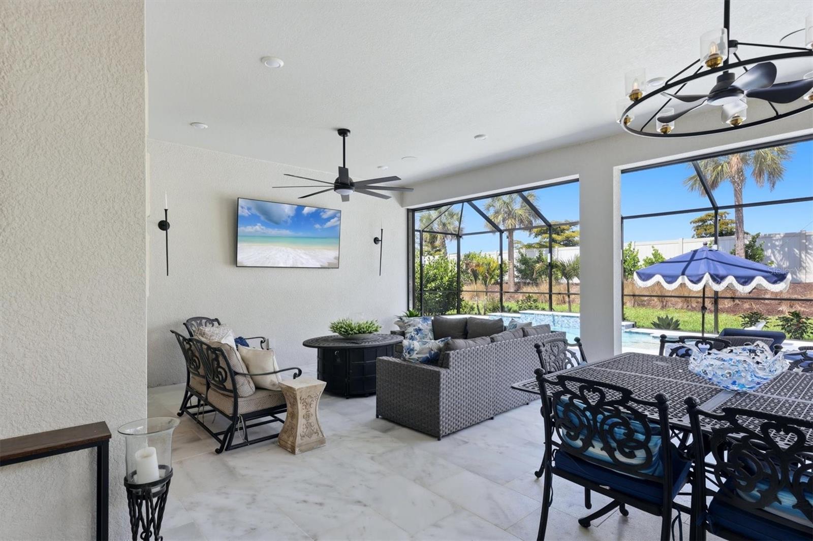 AZARIO ESPLANADE PH V - Residential