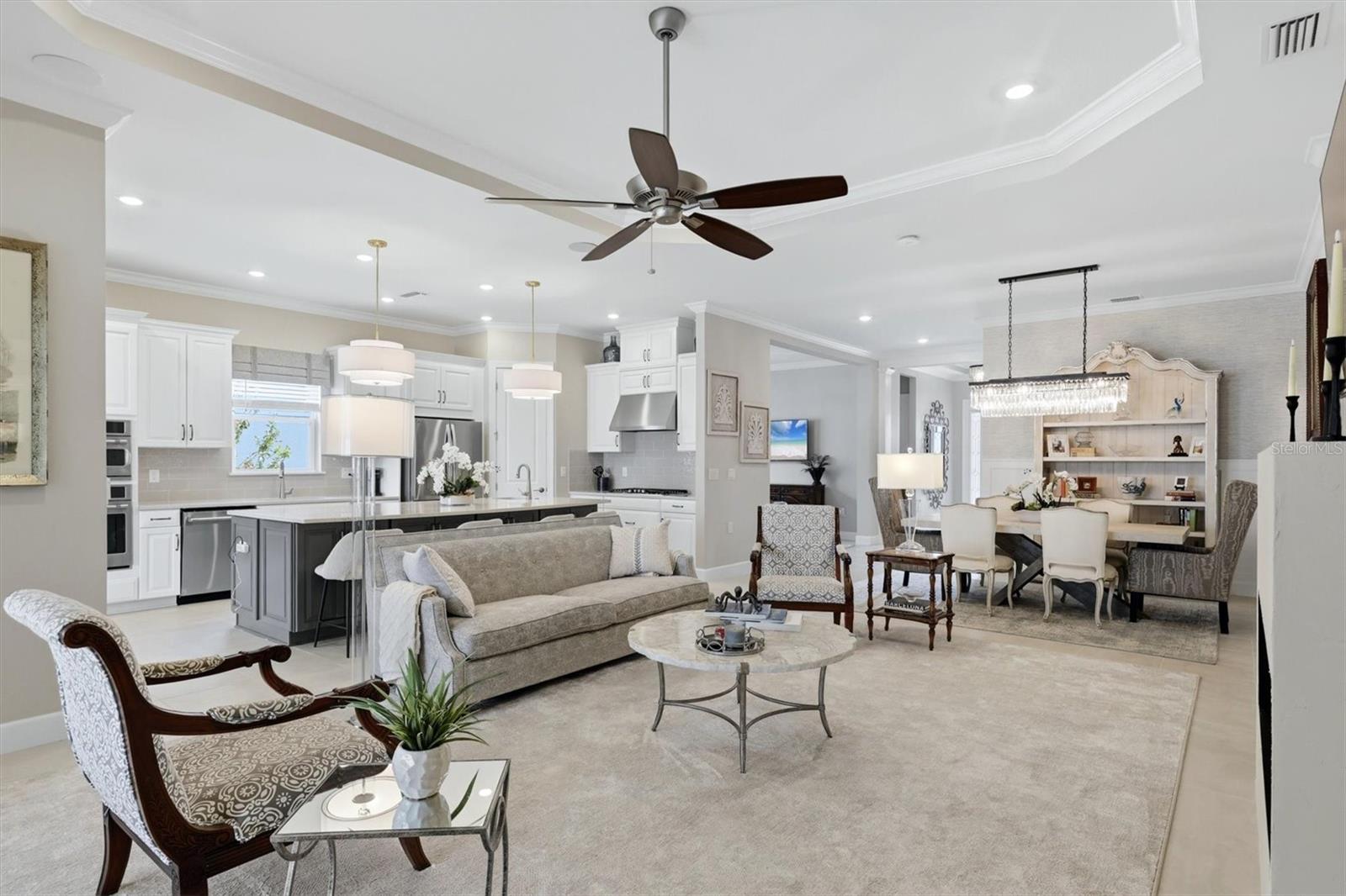 AZARIO ESPLANADE PH V - Residential