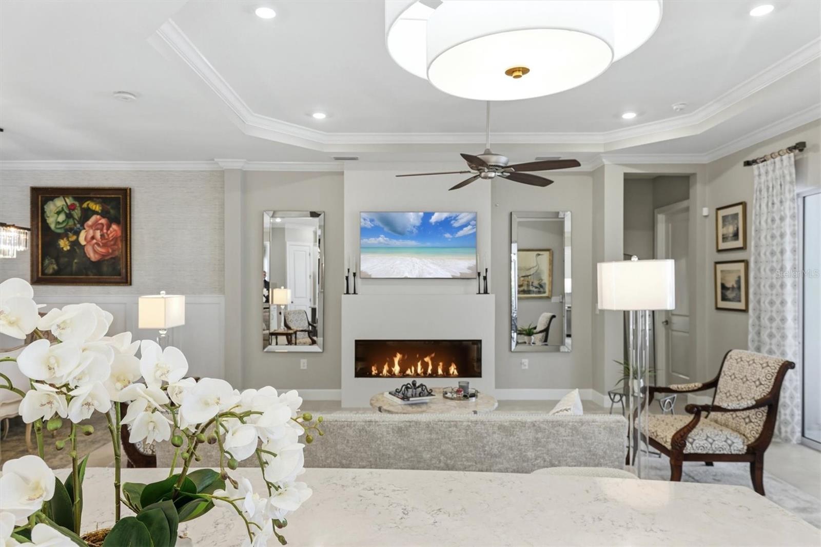 AZARIO ESPLANADE PH V - Residential