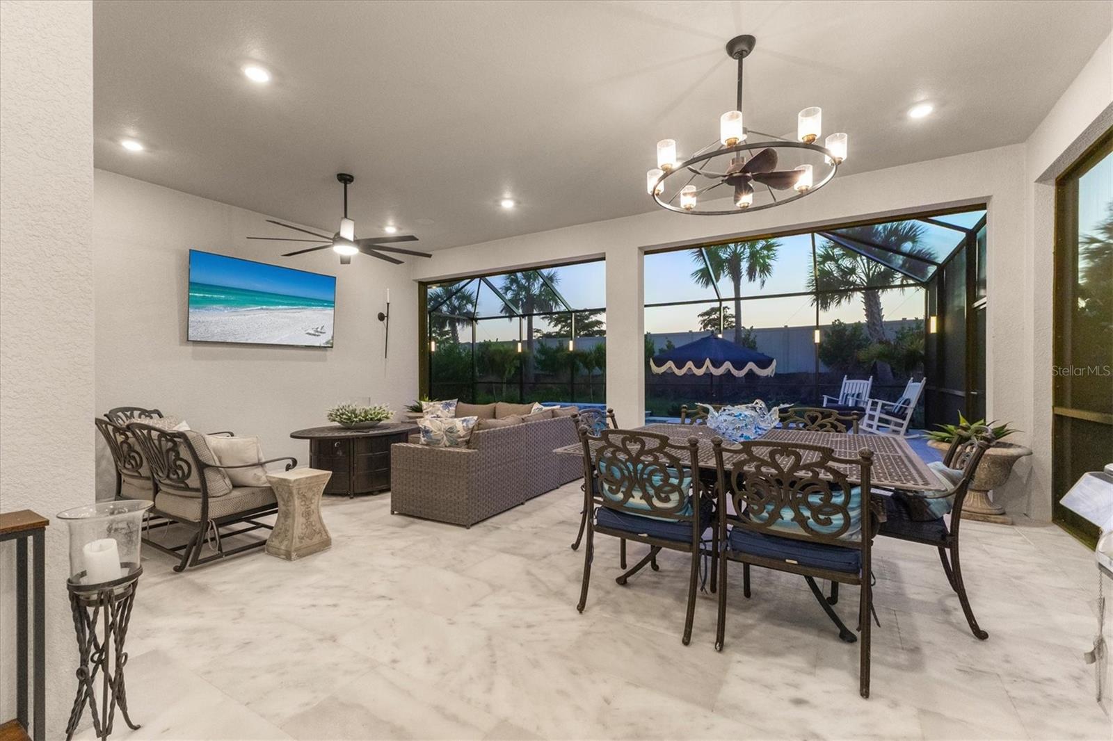 AZARIO ESPLANADE PH V - Residential