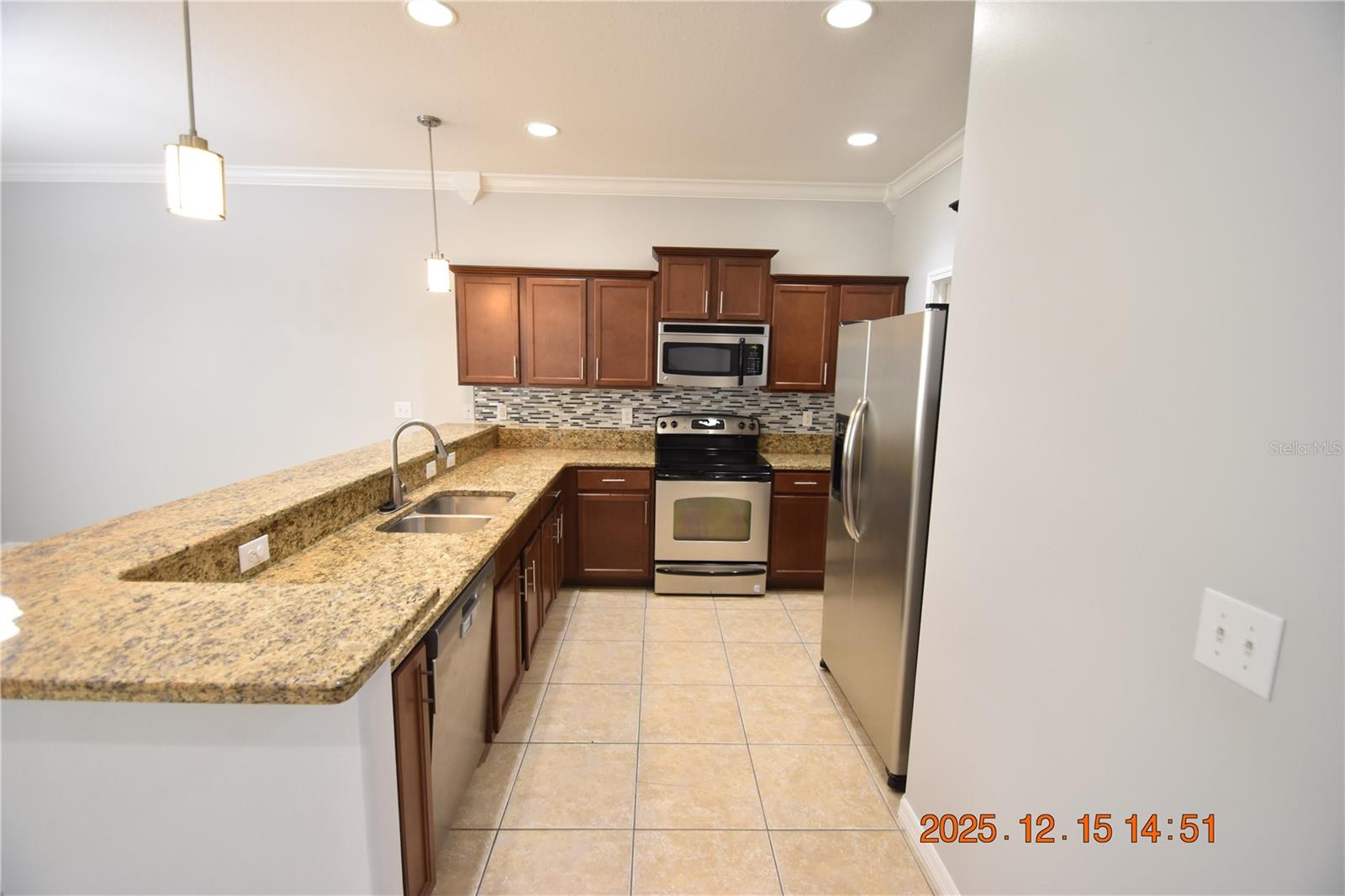 HAMMOCKS - Residential Lease