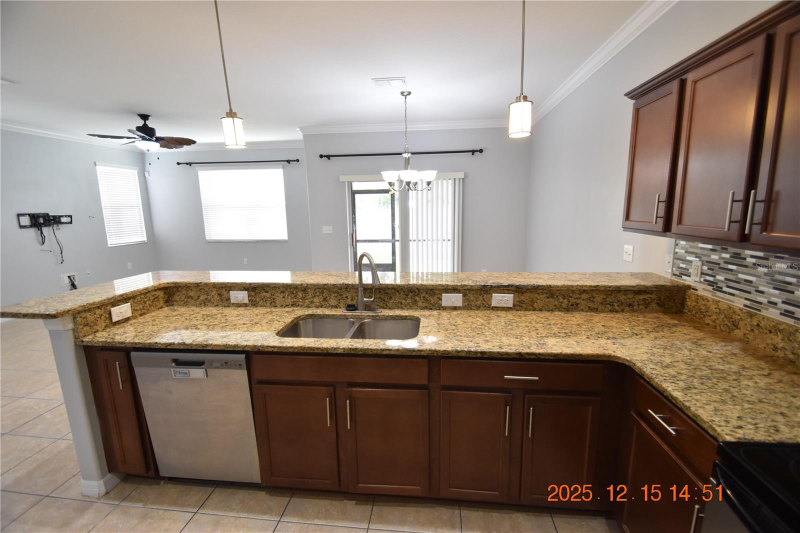 HAMMOCKS - Residential Lease