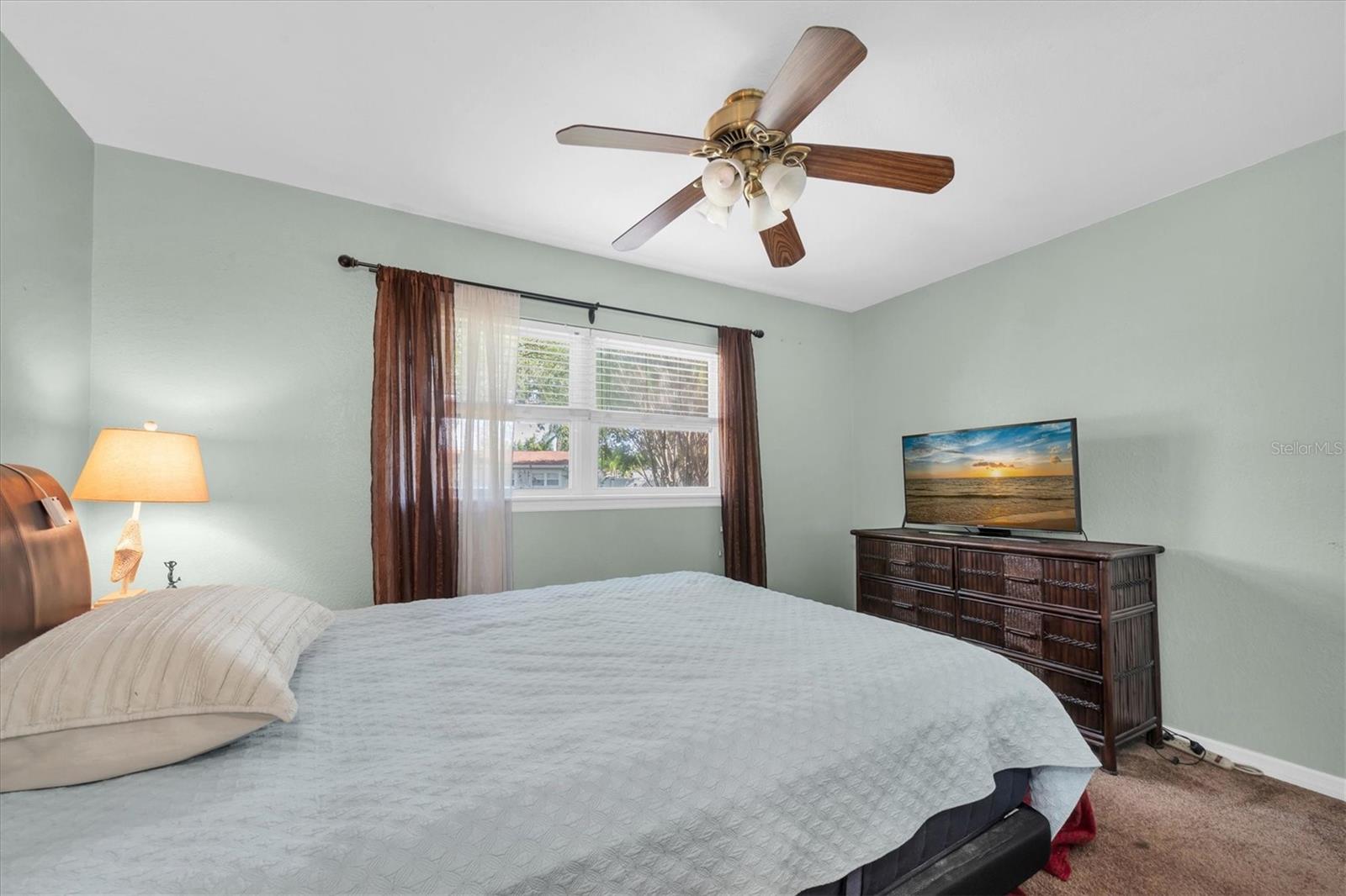 MEADOW LAWN 9TH ADD - Residential