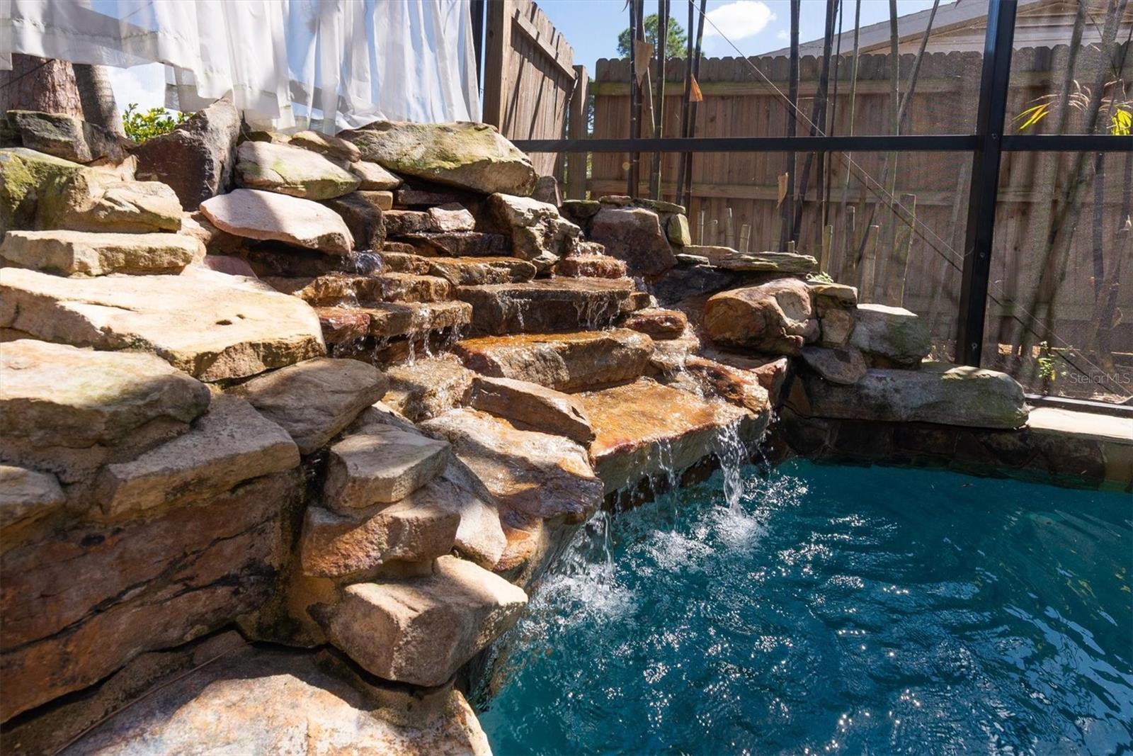 MEADOW LAWN 9TH ADD - Residential