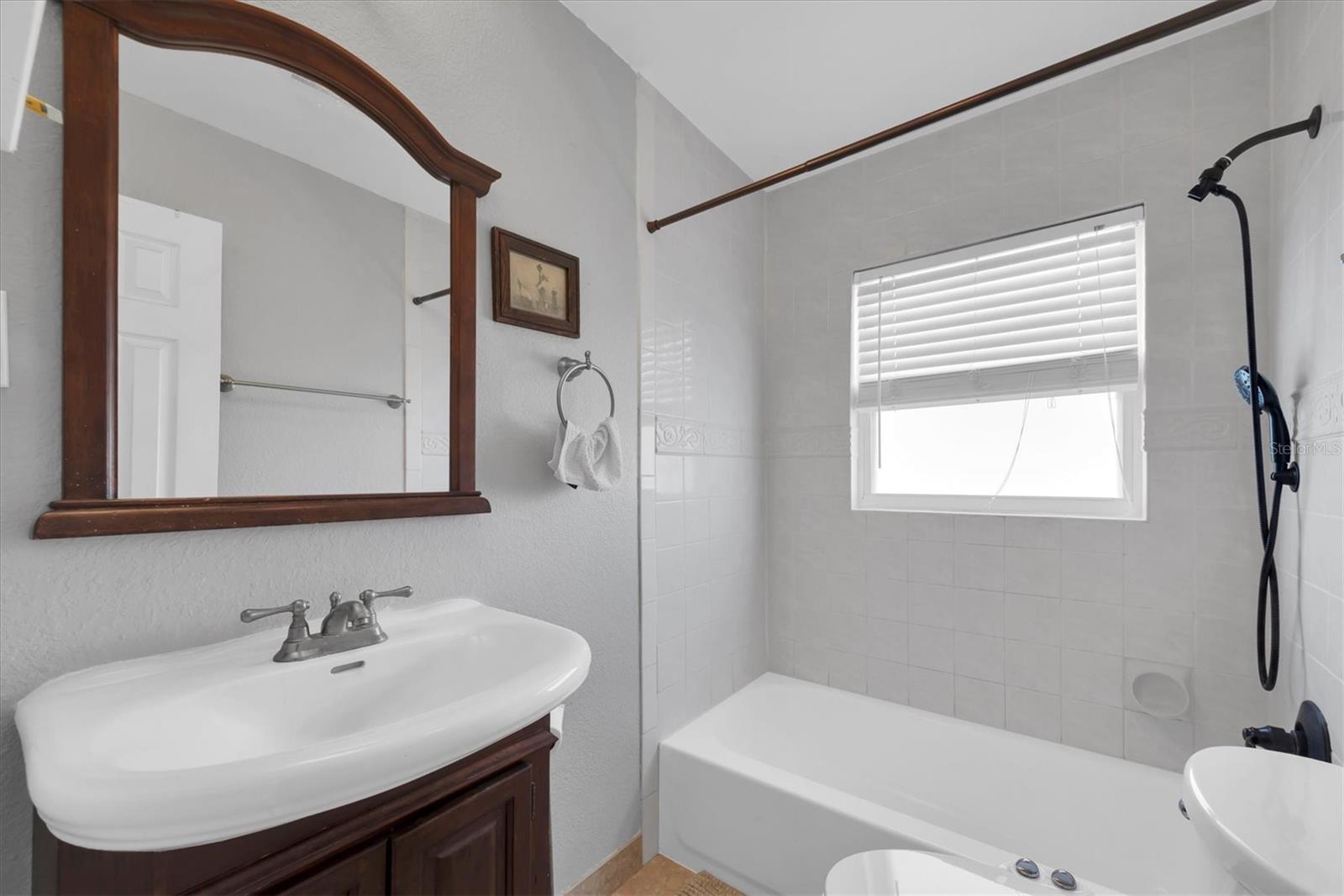 MEADOW LAWN 9TH ADD - Residential