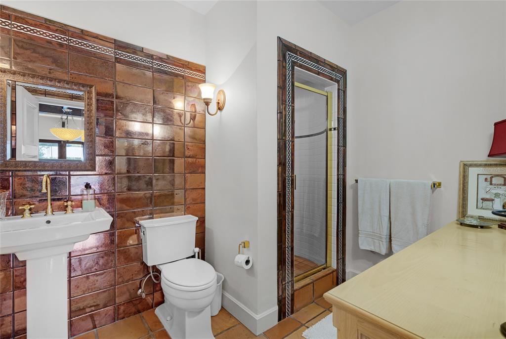 BEVERLY SHORES - Residential