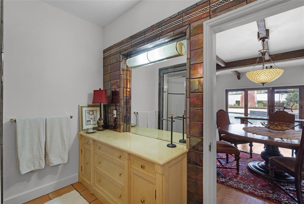 BEVERLY SHORES - Residential