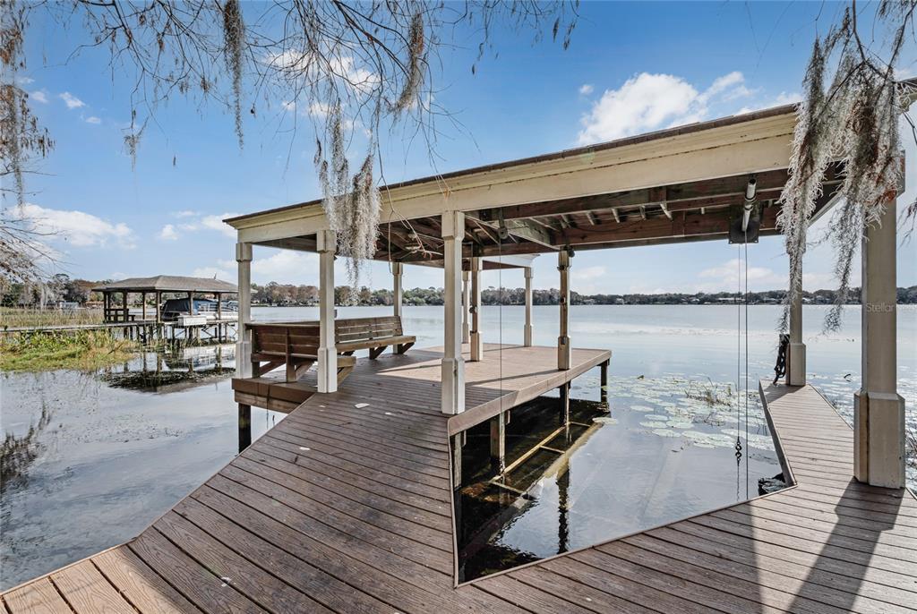 BEVERLY SHORES - Residential